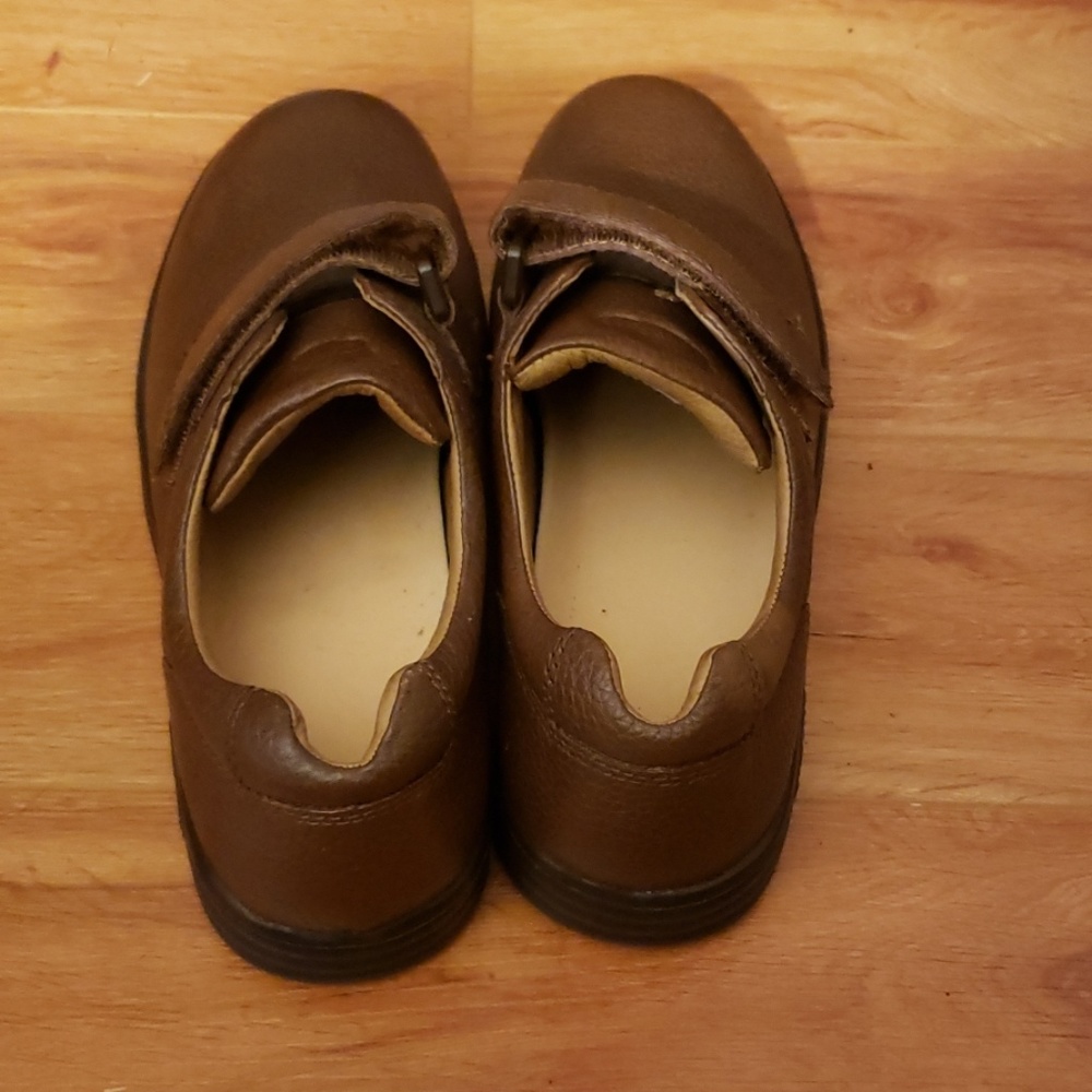 Shoes - Picture 4 of 4